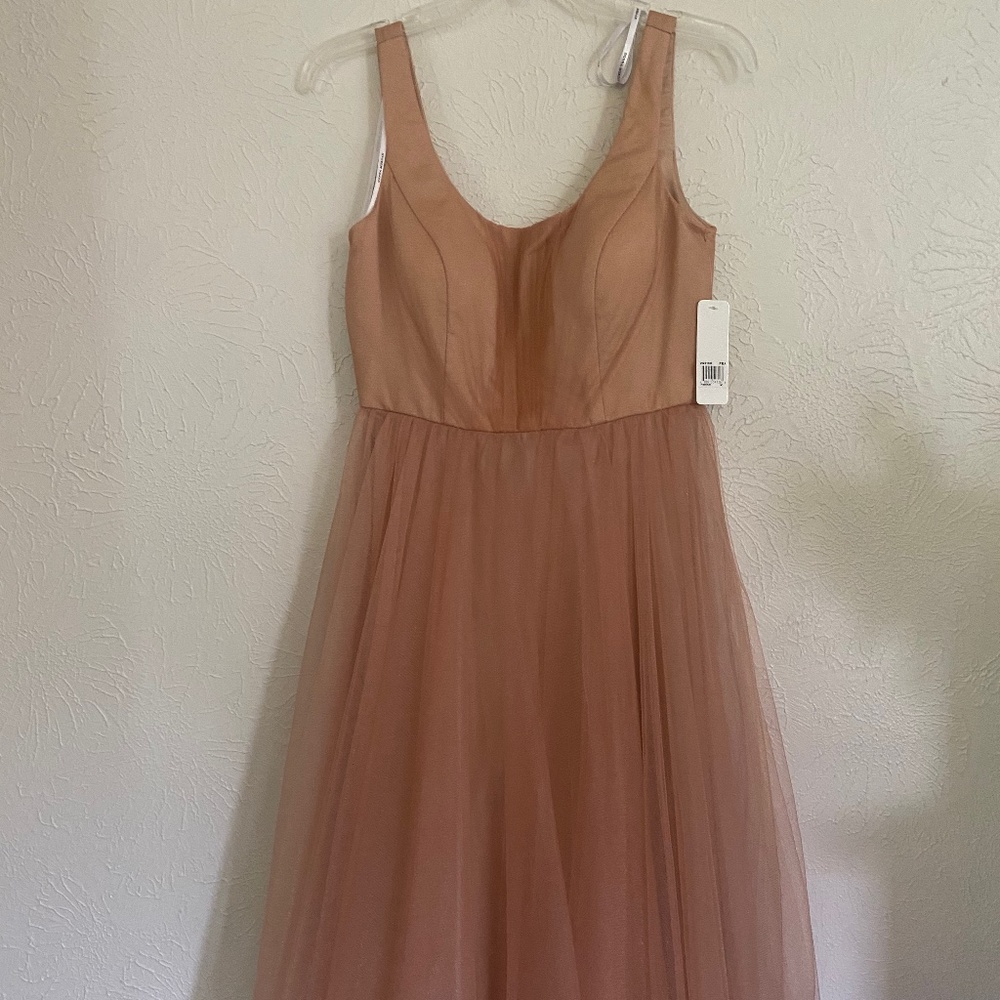NWT  Donna Morgan Chantal Dress in color Feather